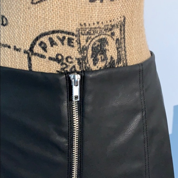Leather skirt - Picture 2 of 5